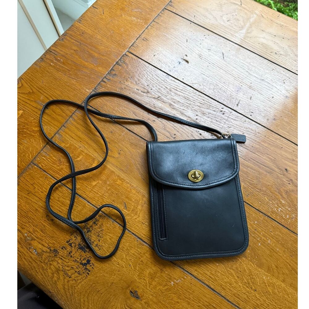 Vintage Coach Tourist Pouch Turnlock Crossbody Bag | #6908 | Black Leather